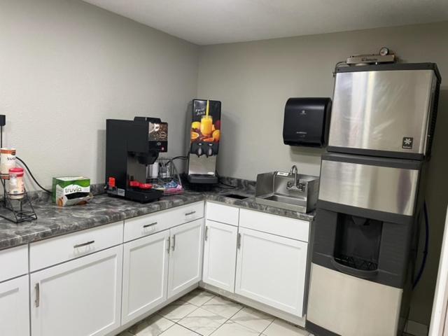 Hibbing Inn And Suites Εξωτερικό φωτογραφία